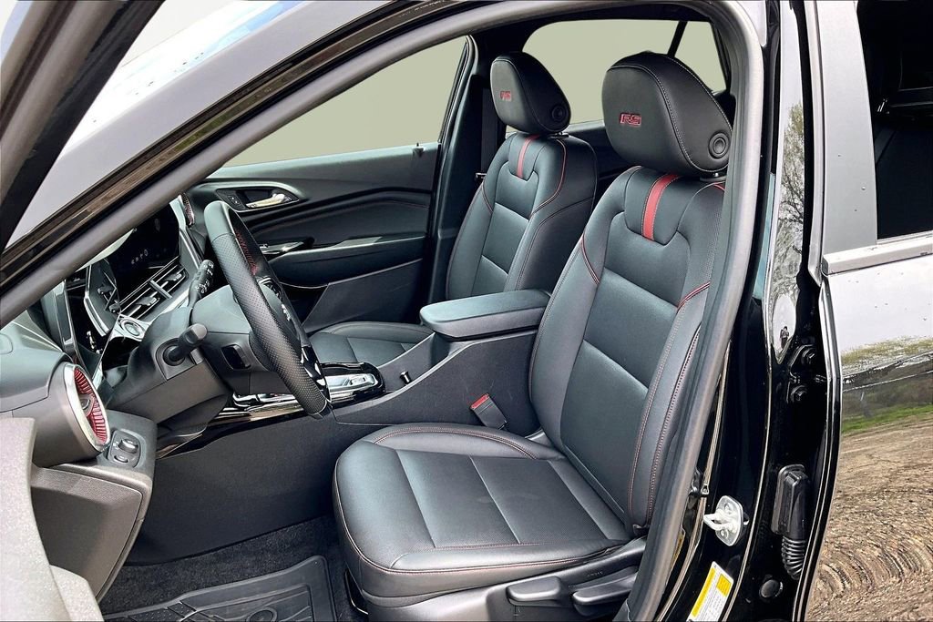 Used 2024 Chevrolet Trax RS w/ Driver Confidence Package image 25