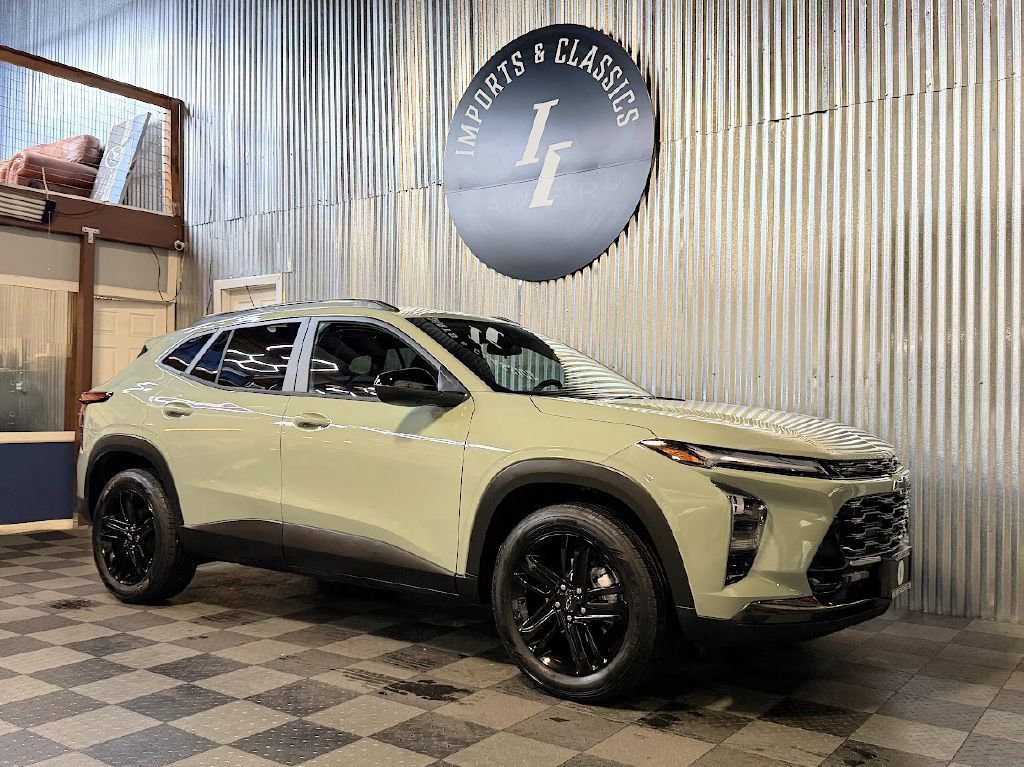 Used 2026 Chevrolet Trax ACTIV w/ Driver Confidence Package image 2