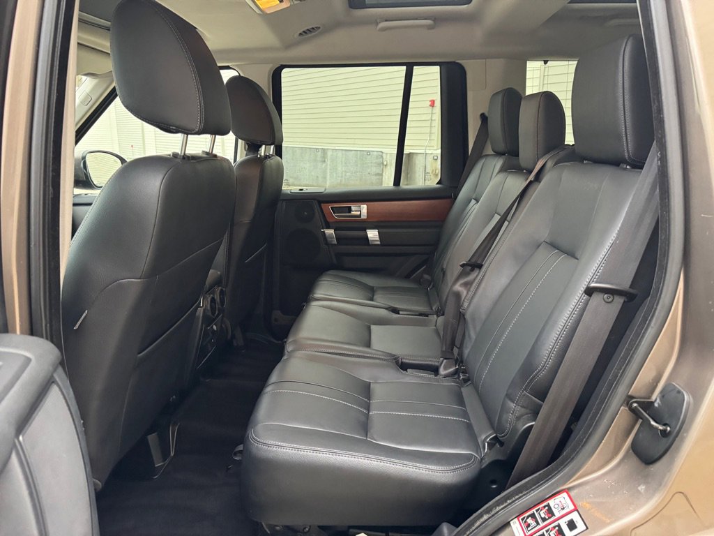 Used 2015 Land Rover LR4 HSE AWD/4WD image 26