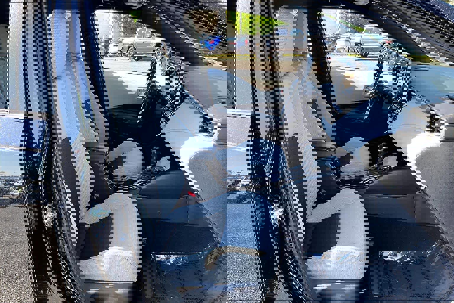 Used 2024 Toyota Corolla SE w/ SE Package FWD image 9