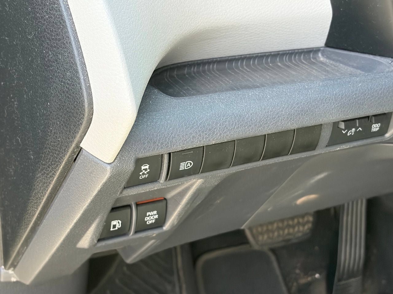 Used 2021 Toyota Sienna XLE FWD image 6