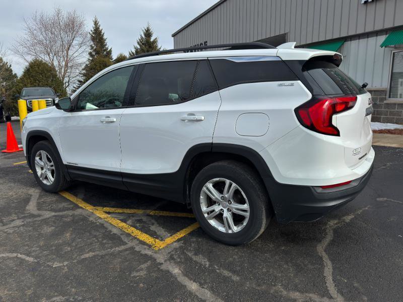 Used 2018 GMC Terrain SLE w/ Driver Convenience Package image 4