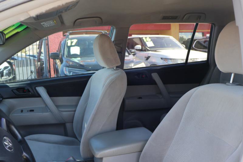 Used 2010 Toyota Highlander 2WD image 12