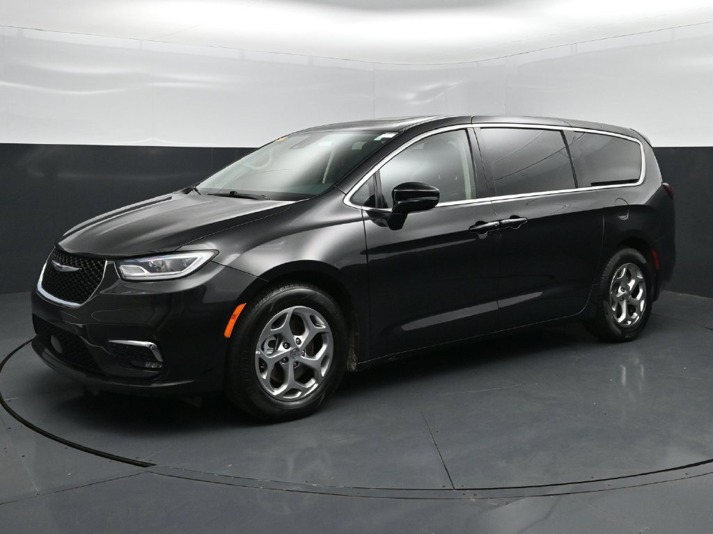 Used 2024 Chrysler Pacifica Limited