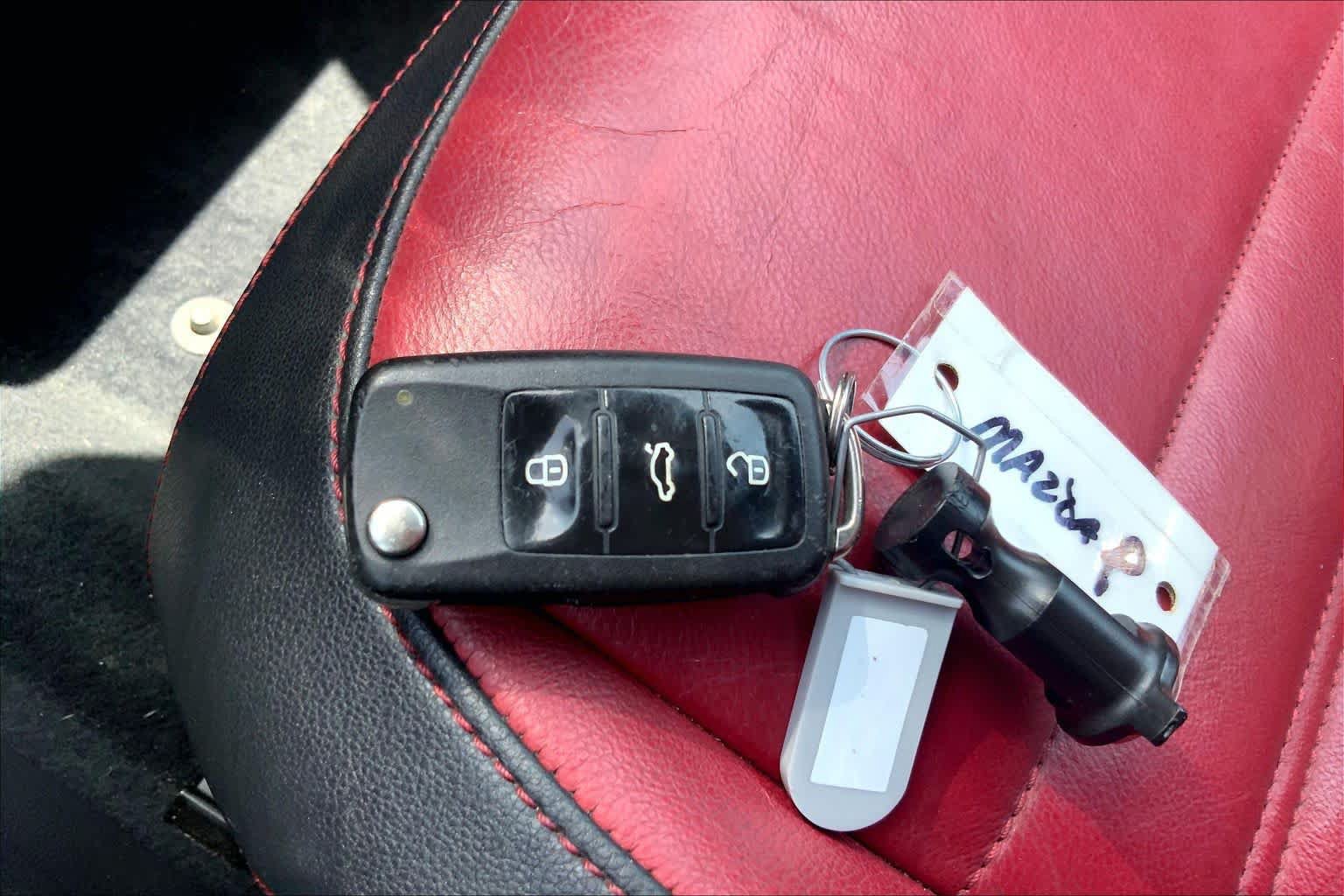 Used 2012 Volkswagen Beetle 2.0T FWD image 12