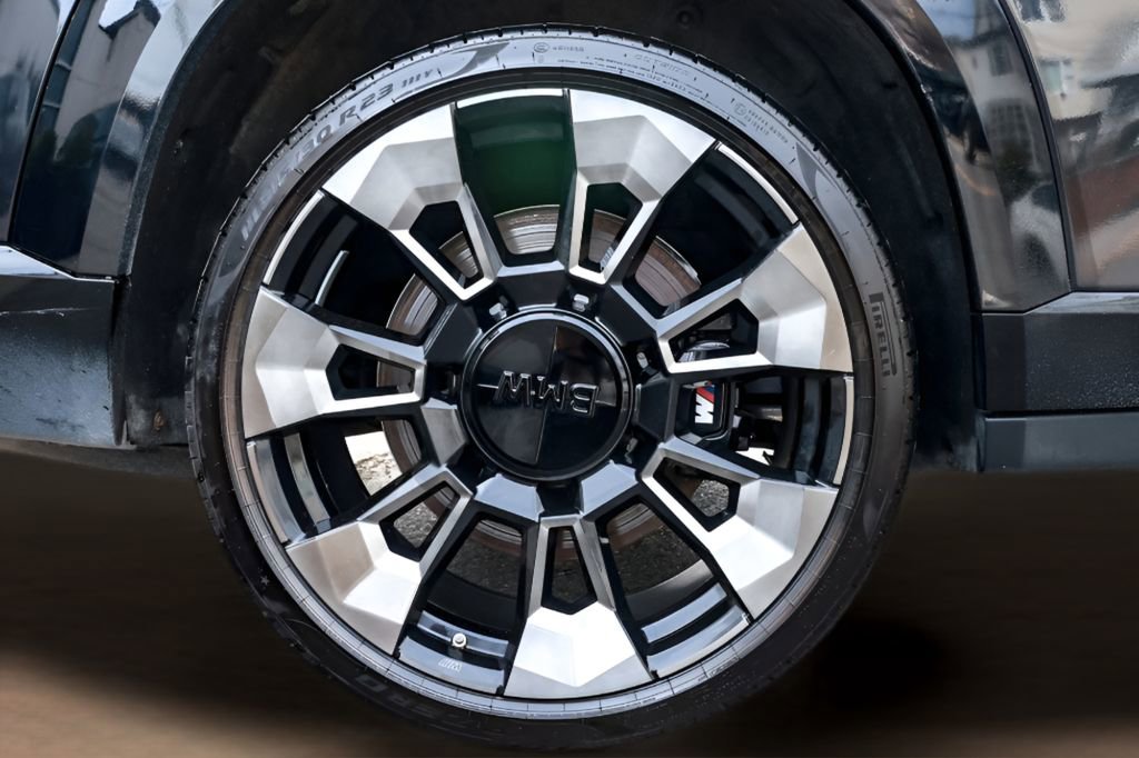 Used 2024 BMW XM image 36