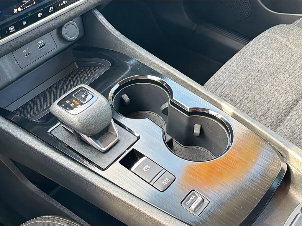 Used 2023 Nissan Rogue SV image 30