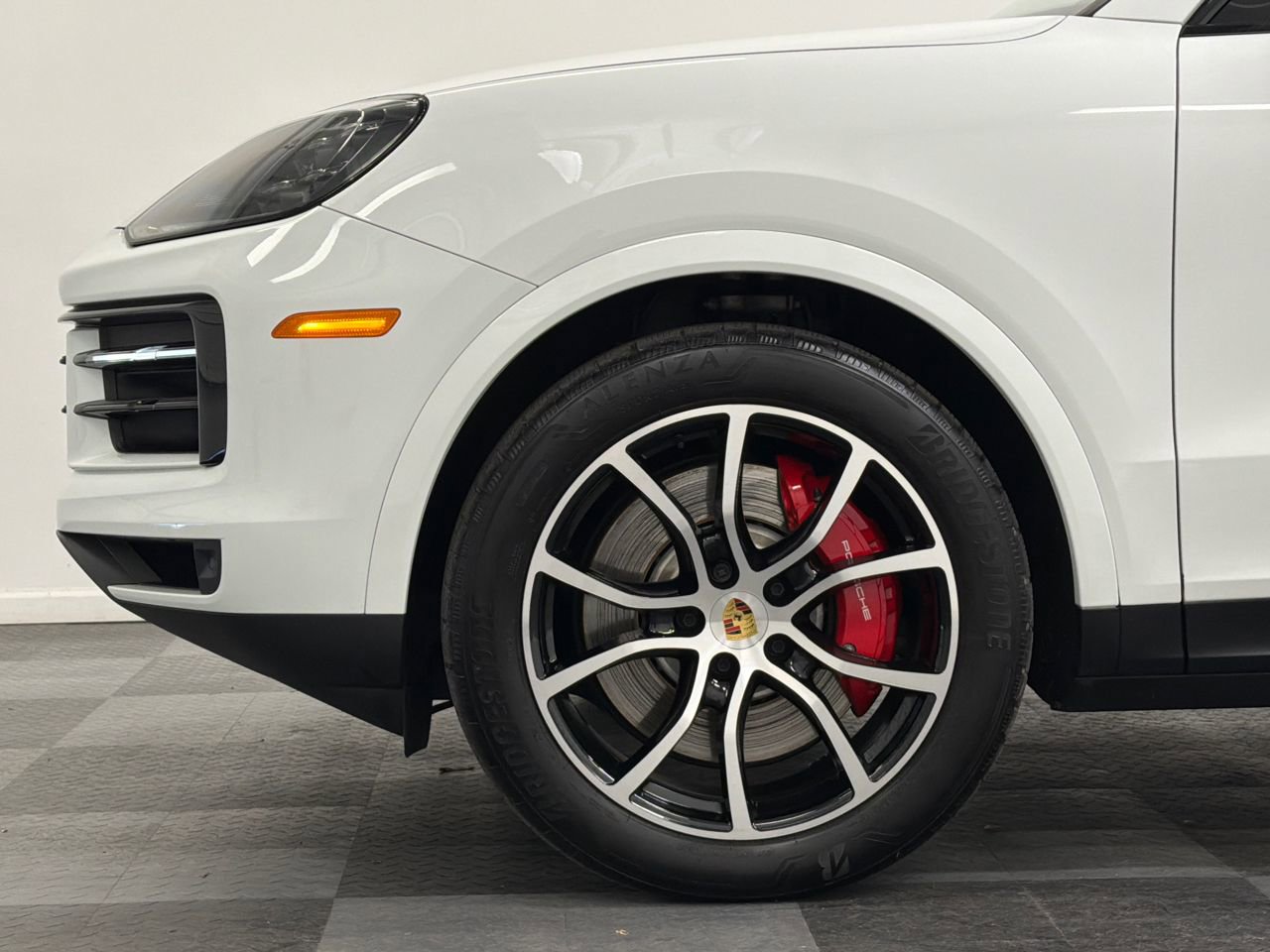 Used 2024 Porsche Cayenne S image 4