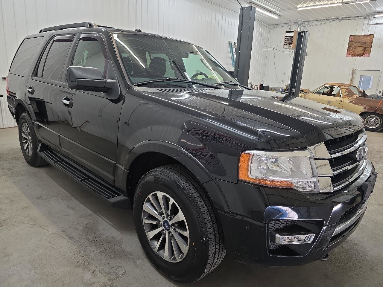 Used 2016 Ford Expedition XLT AWD/4WD image 12