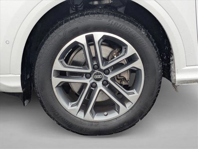 Used 2025 Audi Q5 Premium w/ Convenience Package image 26