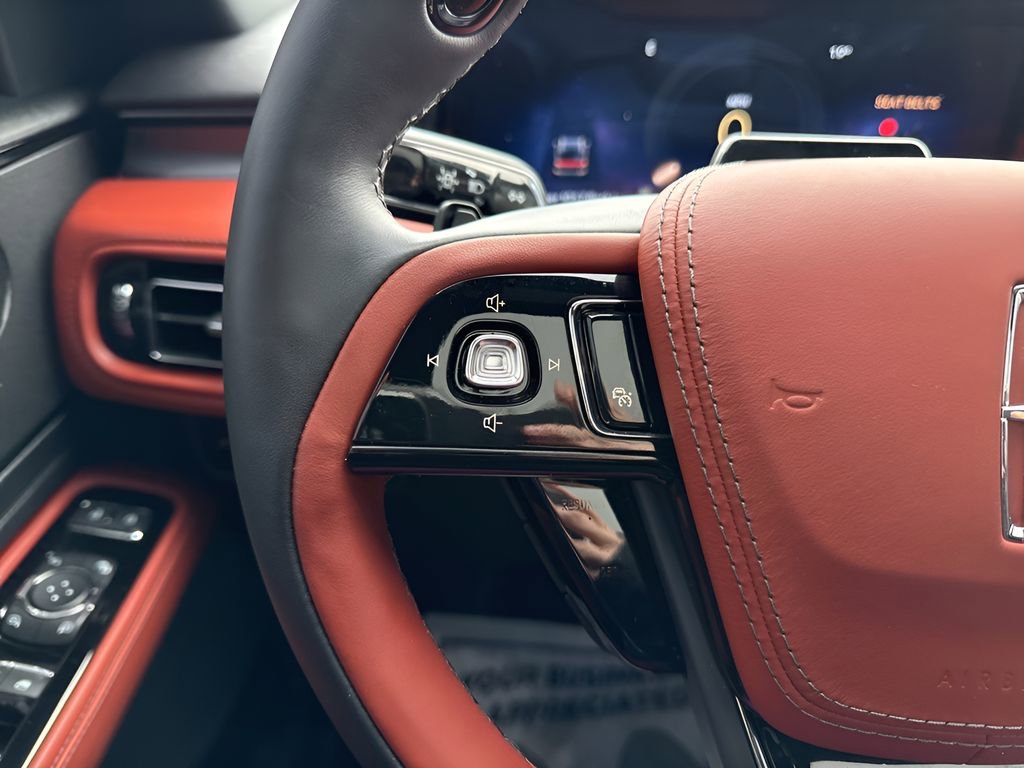 Used 2025 Lincoln Aviator Reserve w/ Jet Appearance Package image 38