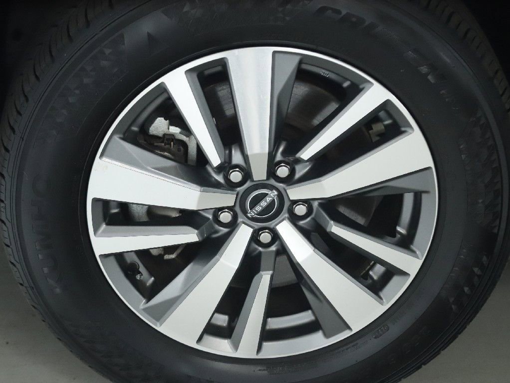 Used 2025 Nissan Pathfinder SL AWD/4WD image 39