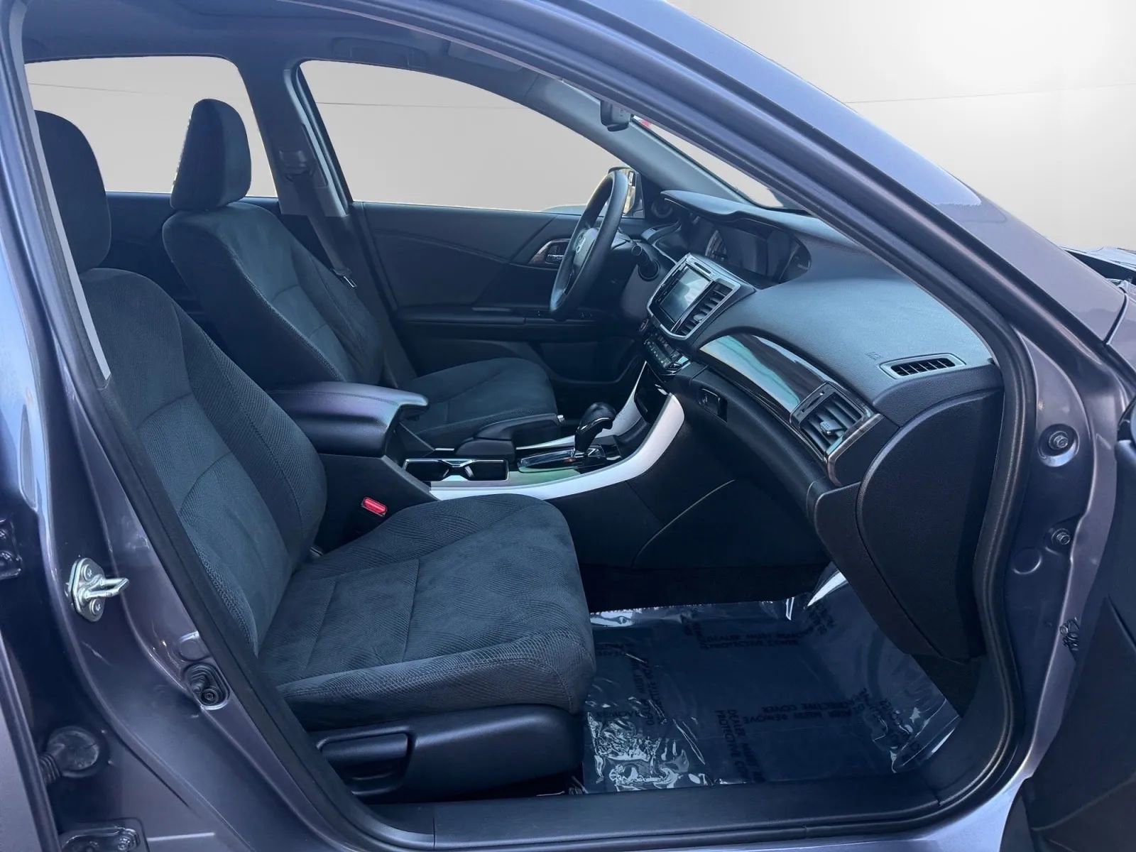 Used 2016 Honda Accord EX image 19