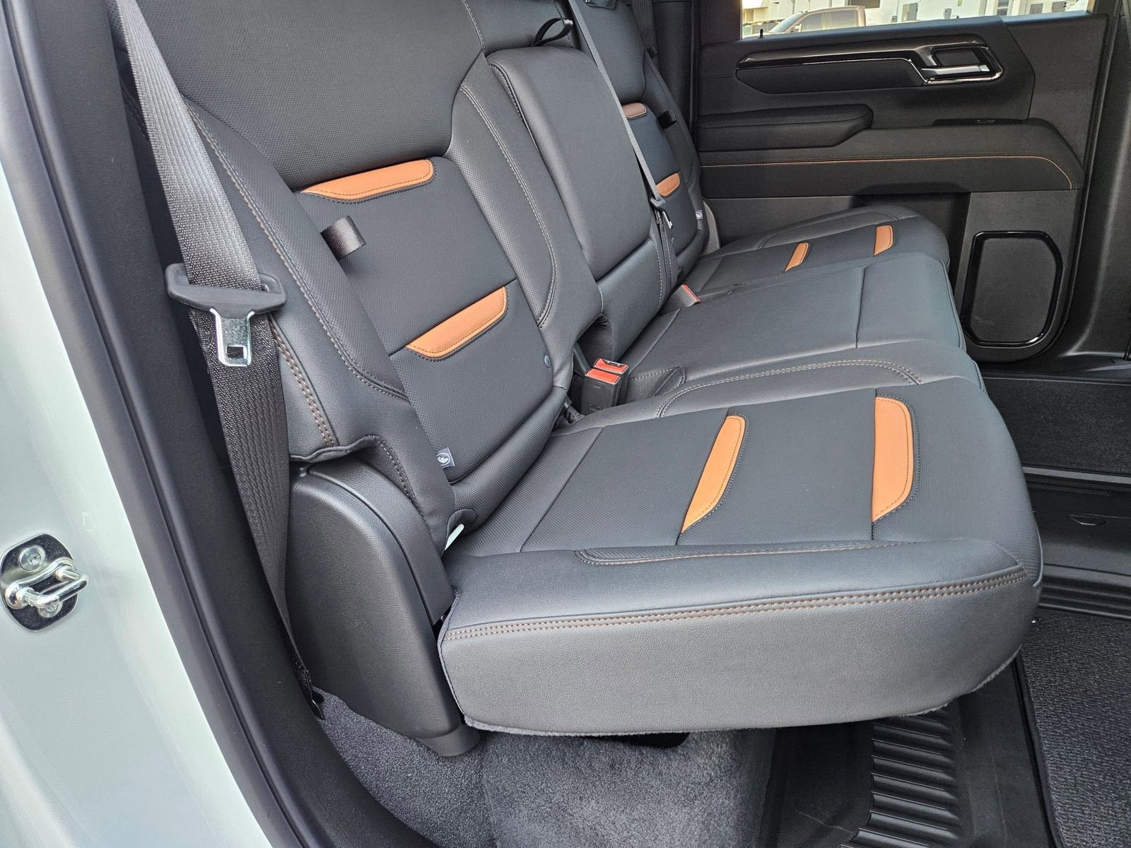 New 2026 GMC Sierra 2500 AT4 w/ AT4 Premium Plus Package AWD/4WD image 30