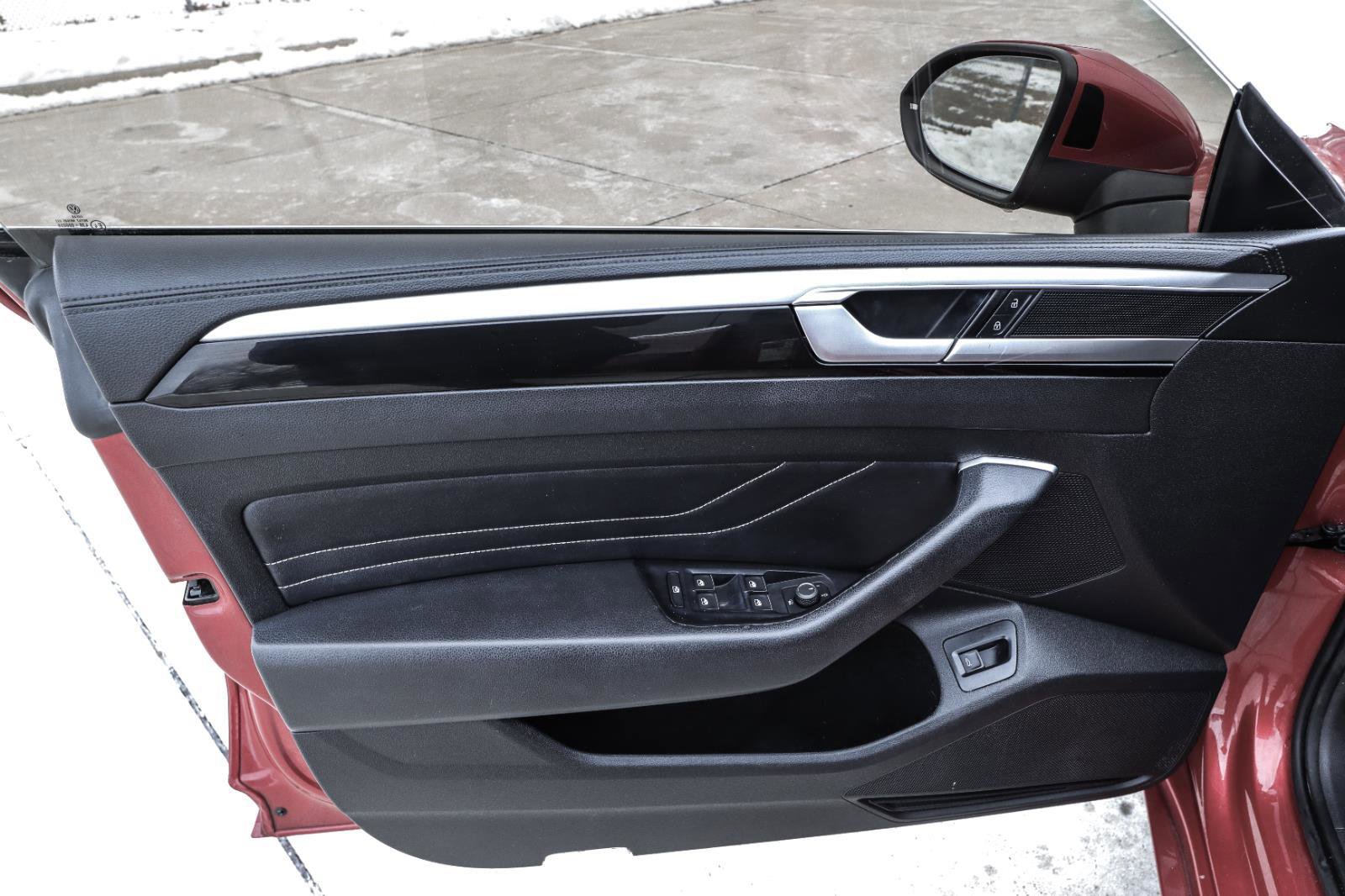 Used 2021 Volkswagen Arteon SE w/ Arteon MDO Package image 34