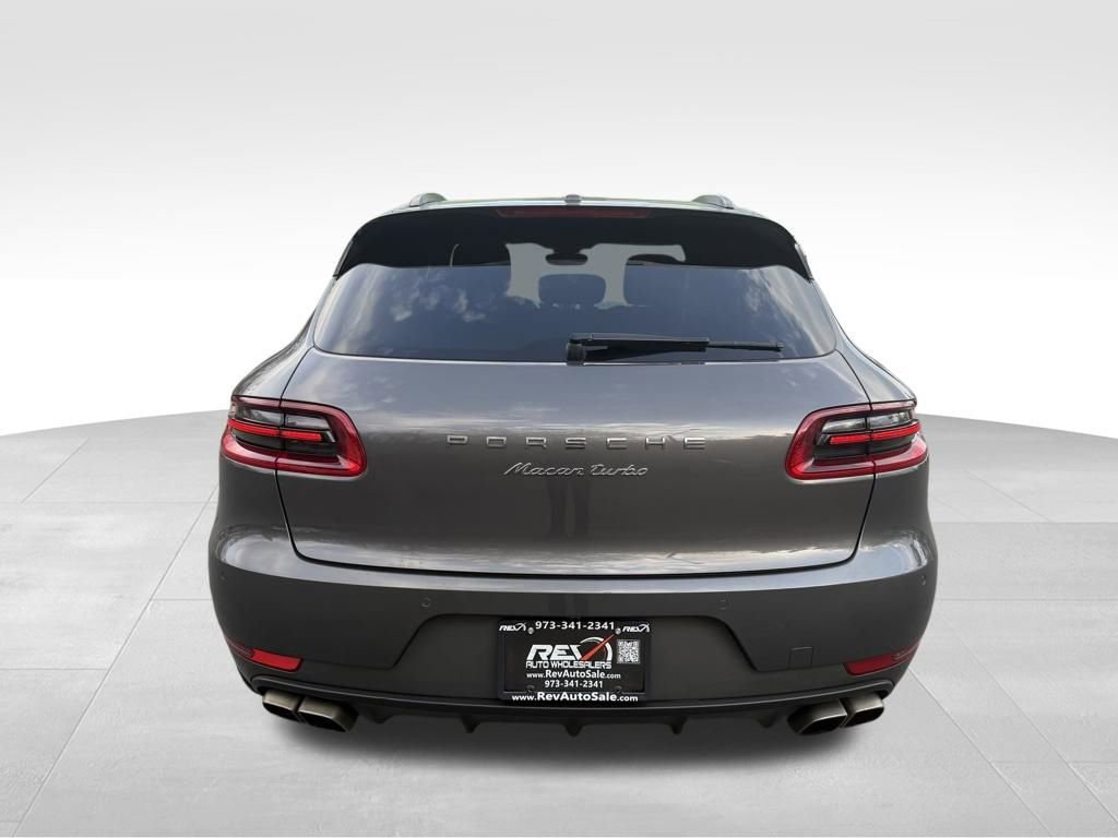 Used 2015 Porsche Macan Turbo image 4