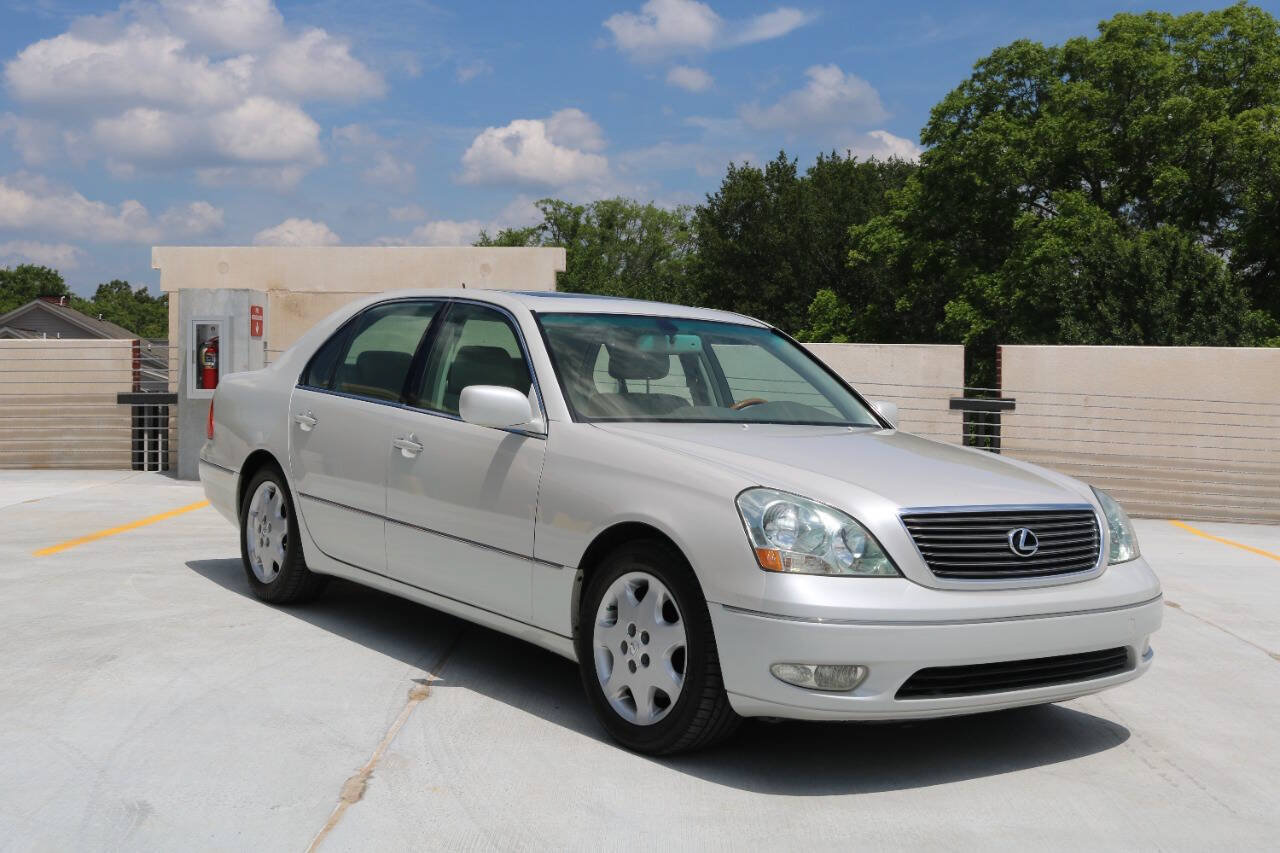 Used 2001 Lexus LS 430 RWD image 2