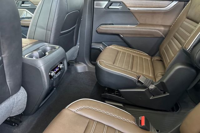 New 2026 GMC Acadia Denali Ultimate w/ LPO, All-Weather Package image 13