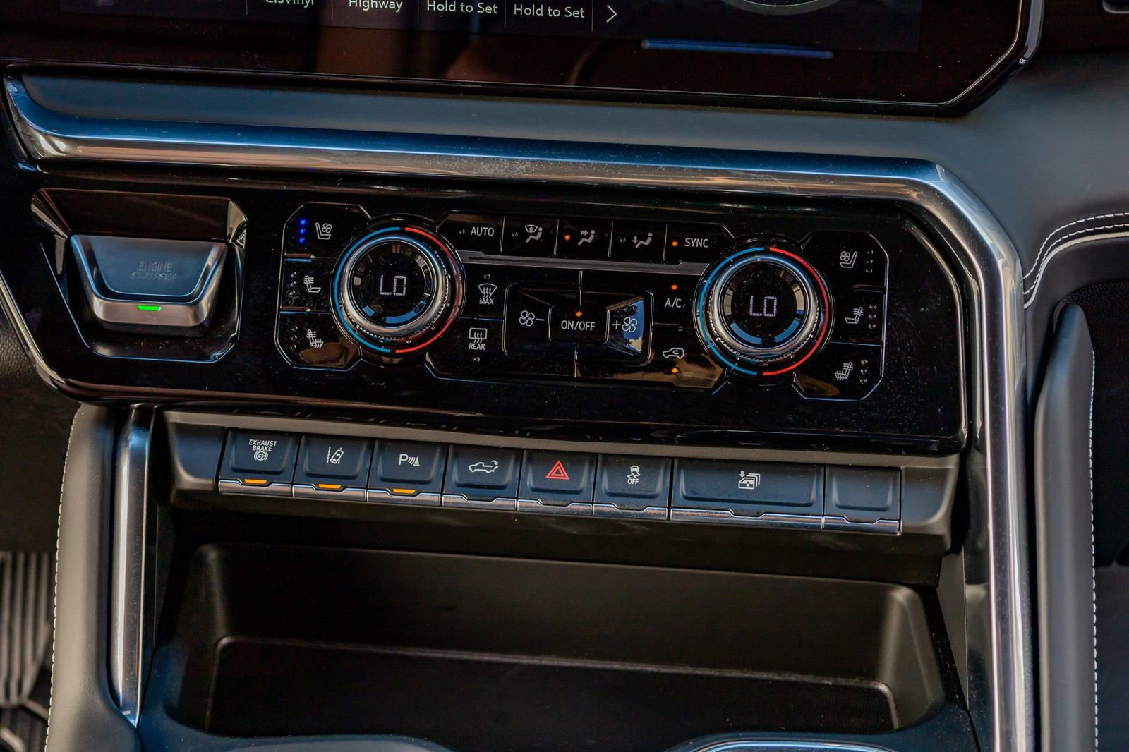 Used 2026 GMC Sierra 3500 Denali Ultimate w/ LPO, Black Badging Package image 26