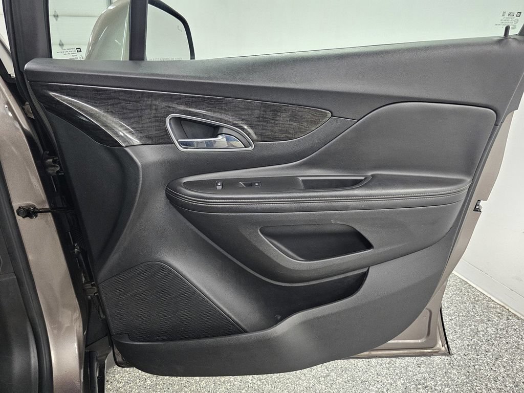 Used 2014 Buick Encore Convenience FWD image 21