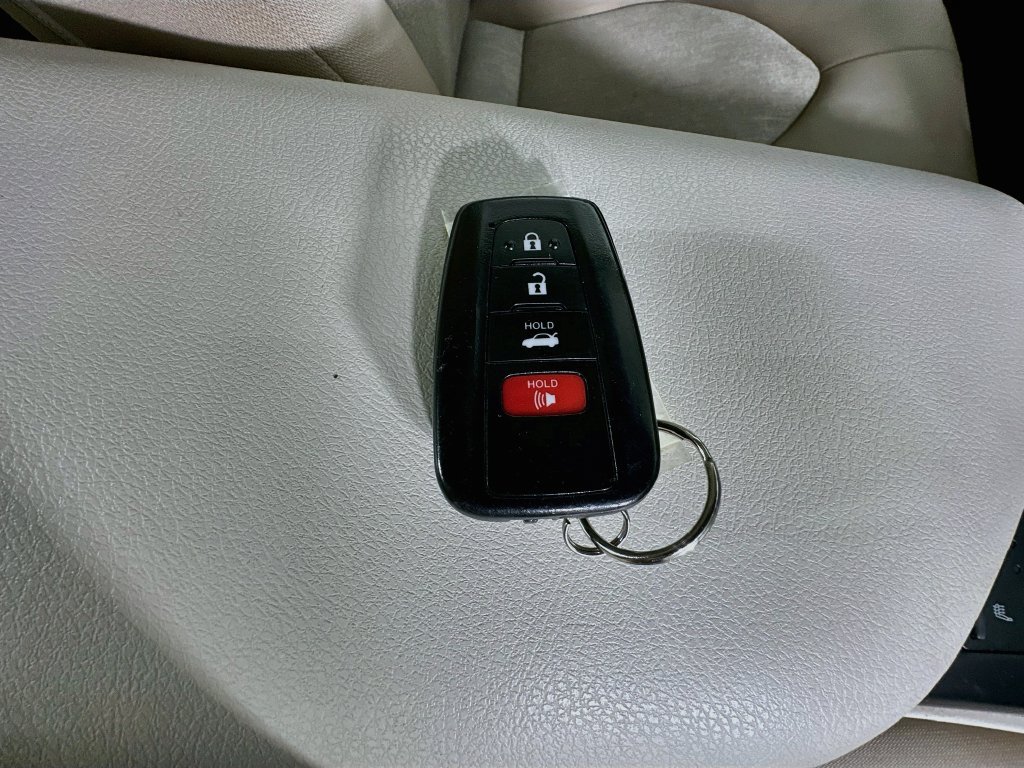Used 2018 Toyota Camry LE w/ Audio Package FWD image 39
