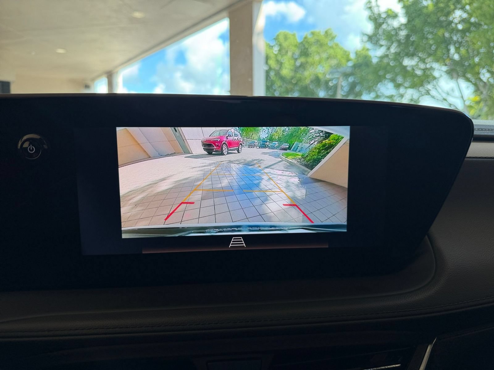 Used 2025 Buick Encore GX Preferred AWD/4WD image 19