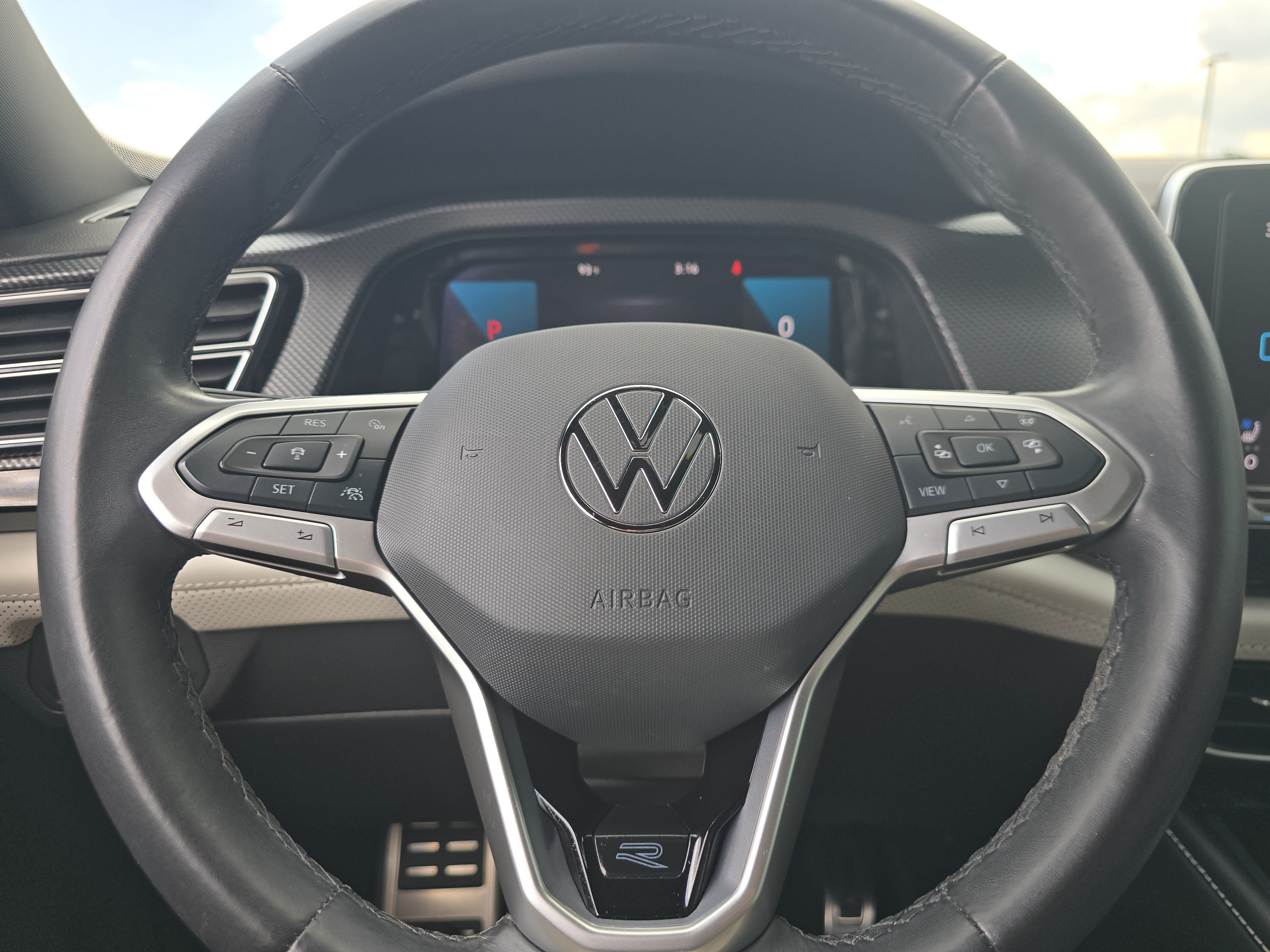 Certified 2024 Volkswagen Atlas Cross Sport SEL Premium R-Line AWD/4WD image 25