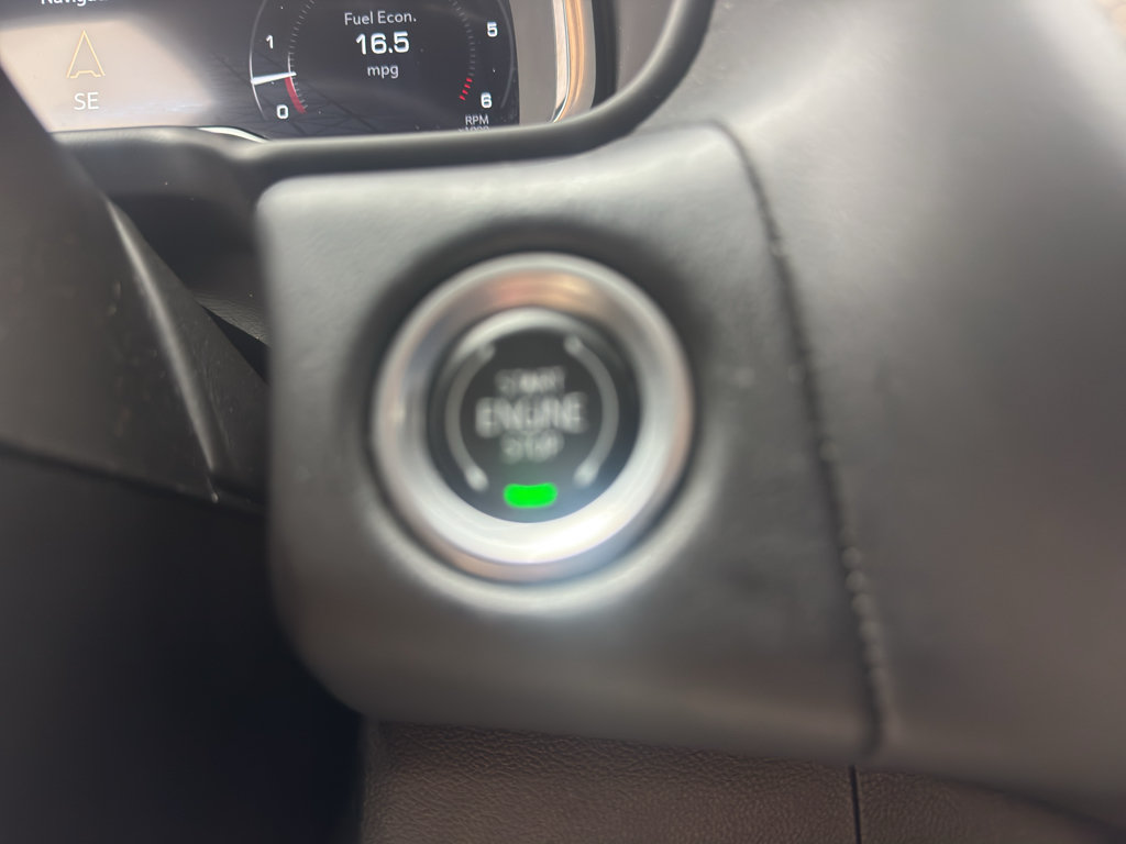 Used 2024 GMC Yukon AT4 w/ Technology Package AWD/4WD image 28