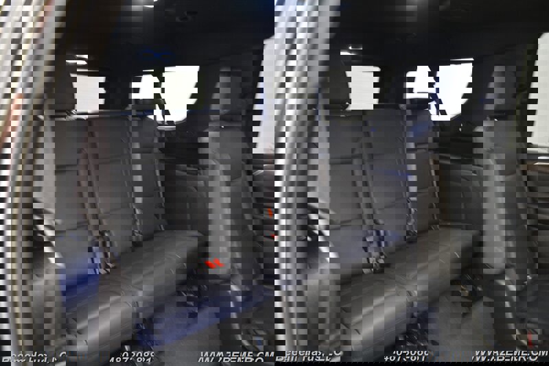 Used 2021 Chevrolet Suburban LT RWD image 20