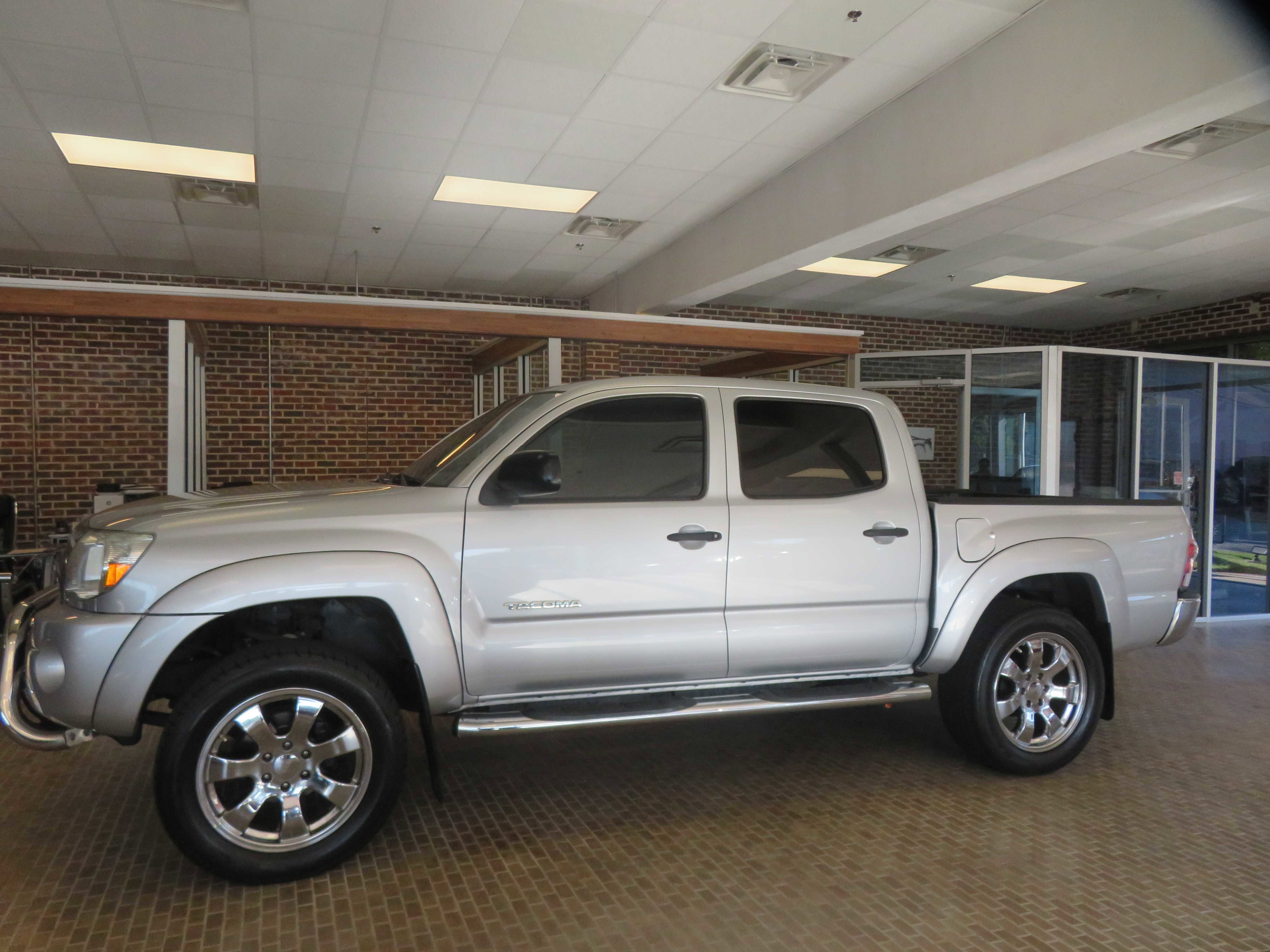Used 2010 Toyota Tacoma PreRunner RWD image 71