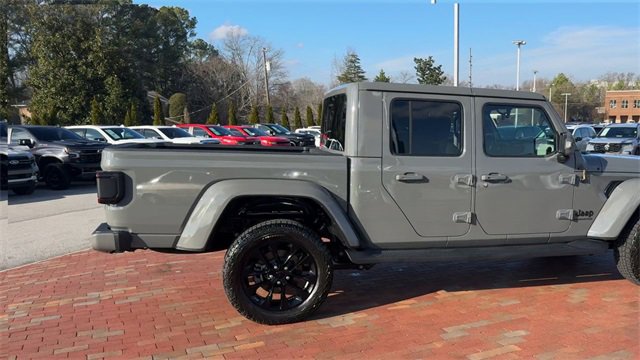 Used 2022 Jeep Gladiator Overland image 3