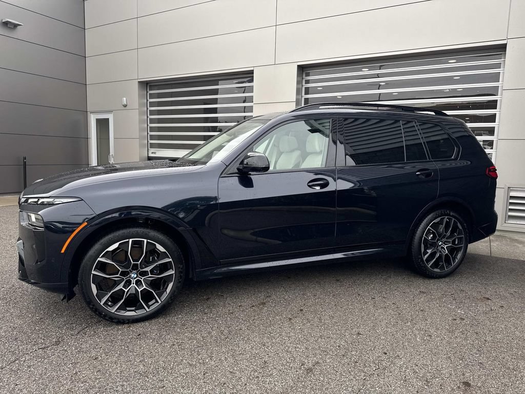 Used 2024 BMW X7 M60i w/ Executive Package AWD/4WD image 3