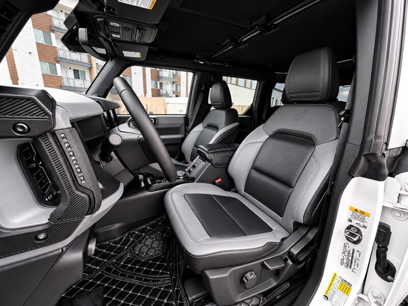 Used 2023 Ford Bronco Black Diamond AWD/4WD image 17