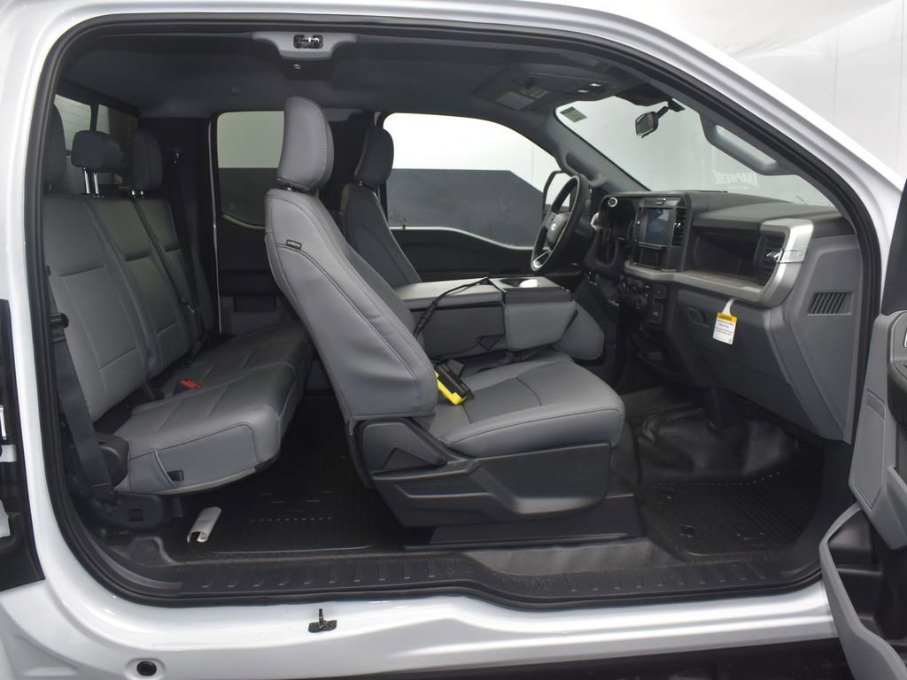 New 2026 Ford F450 XL w/ XL Chrome Package image 7