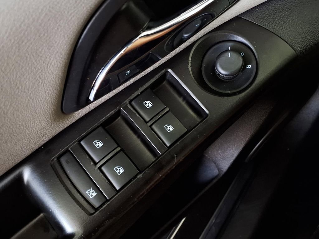 Used 2014 Chevrolet Cruze LS FWD image 25