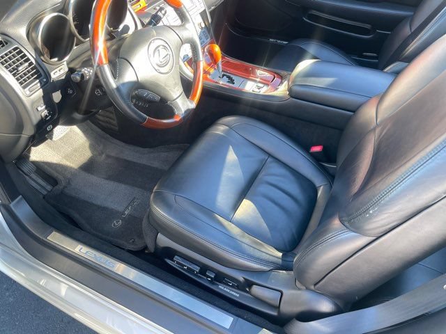 Used 2006 Lexus SC 430 Convertible RWD image 9