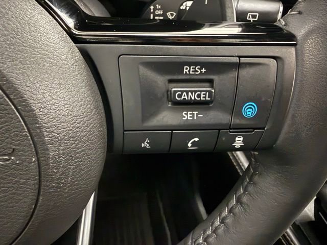 Used 2023 Nissan Rogue SL w/ SL Premium Package image 18