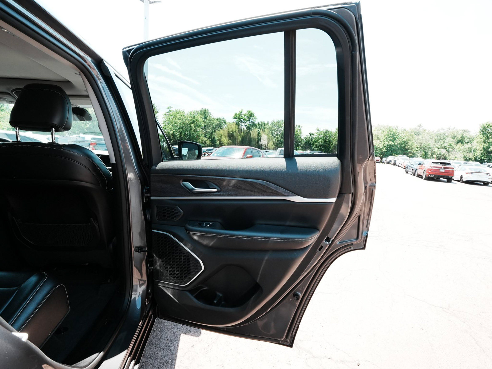 Used 2022 Jeep Grand Cherokee Limited 4xe AWD/4WD image 14