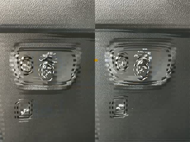 Used 2020 GMC Terrain SLE w/ Driver Convenience Package image 19