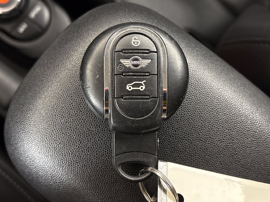 Used 2018 MINI Cooper 2-Door Hardtop FWD image 31