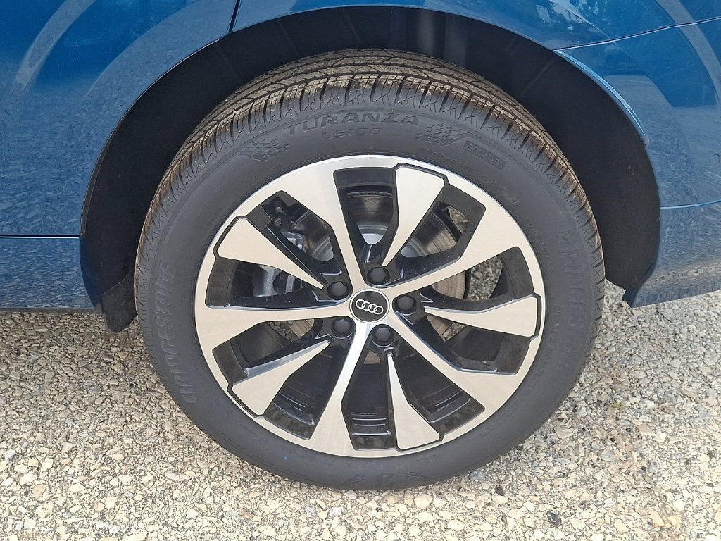 New 2026 Audi Q3 quattro 2.0T AWD/4WD image 5