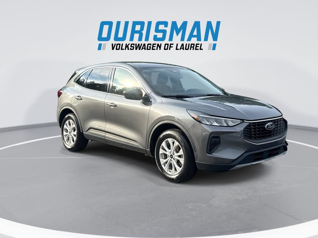 Used 2024 Ford Escape Active FWD image 2