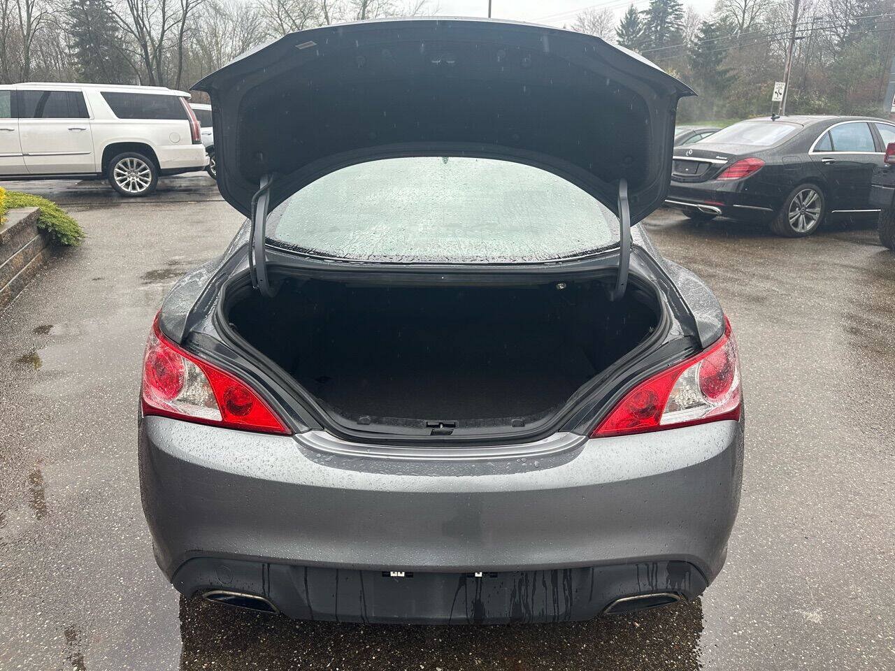 Used 2010 Hyundai Genesis 2.0T RWD image 6
