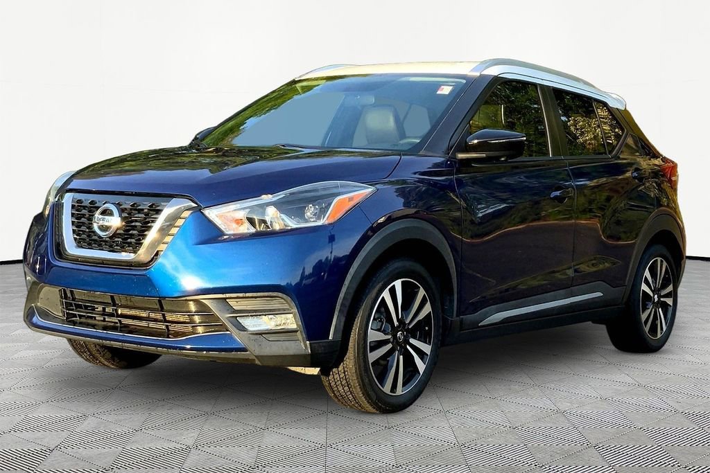 Used 2019 Nissan Kicks SR w/ SR Premium Package image 3