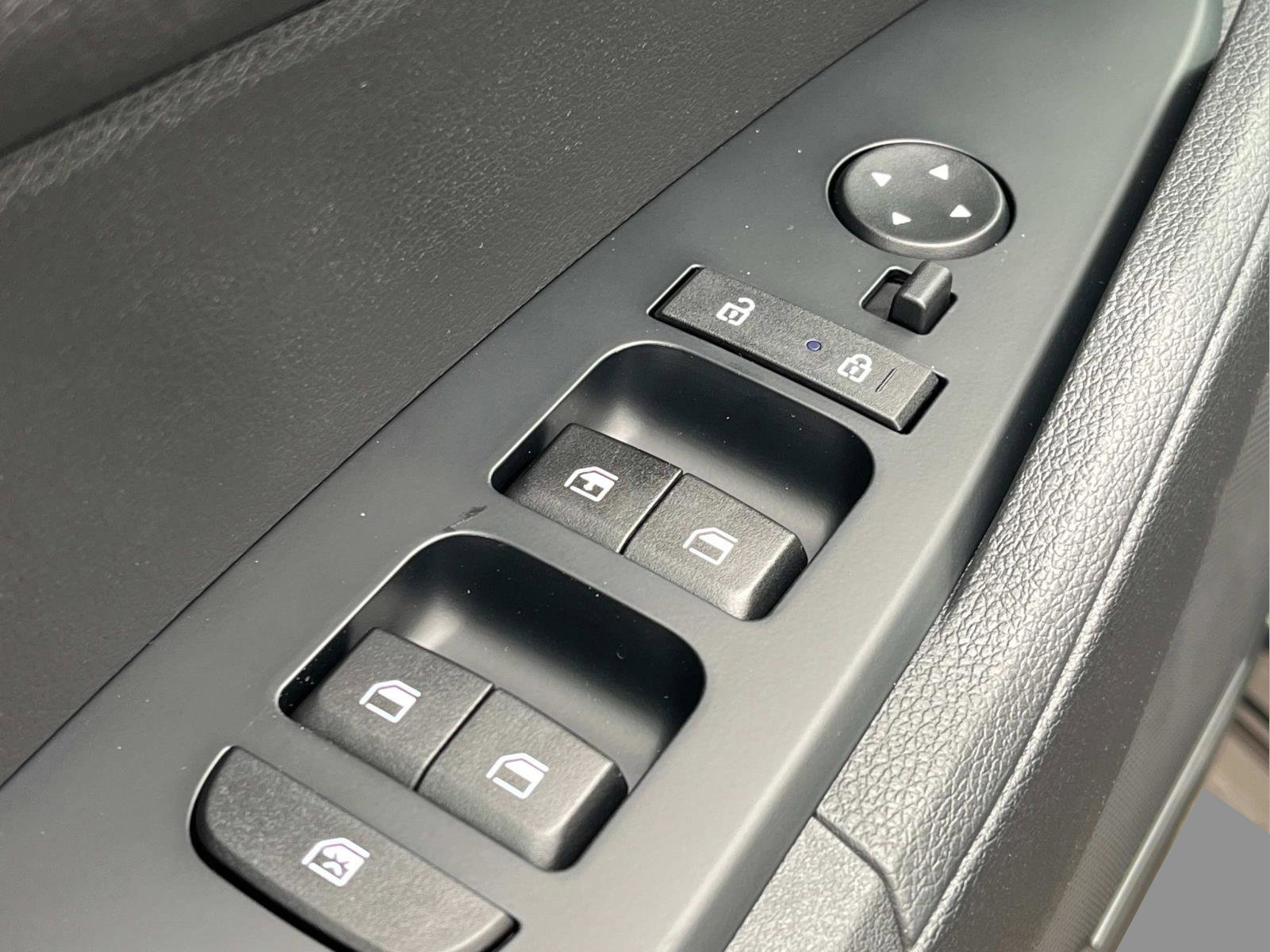 New 2025 Kia Sportage LX image 25