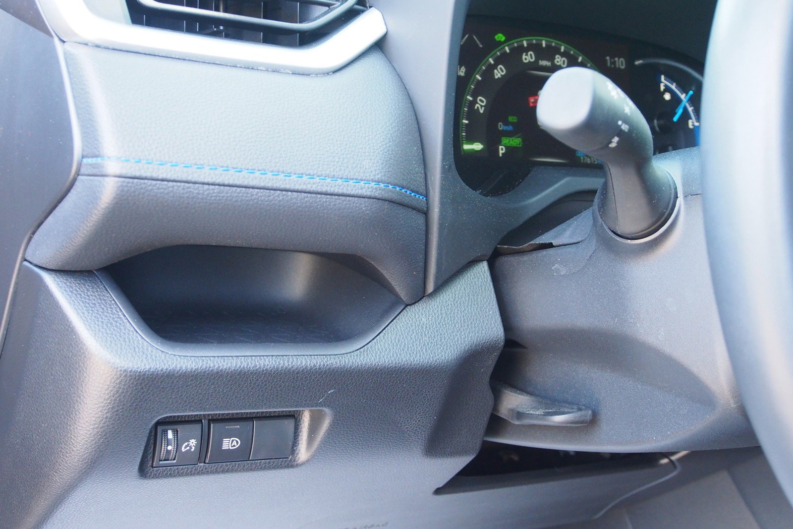 Used 2024 Toyota RAV4 SE image 20