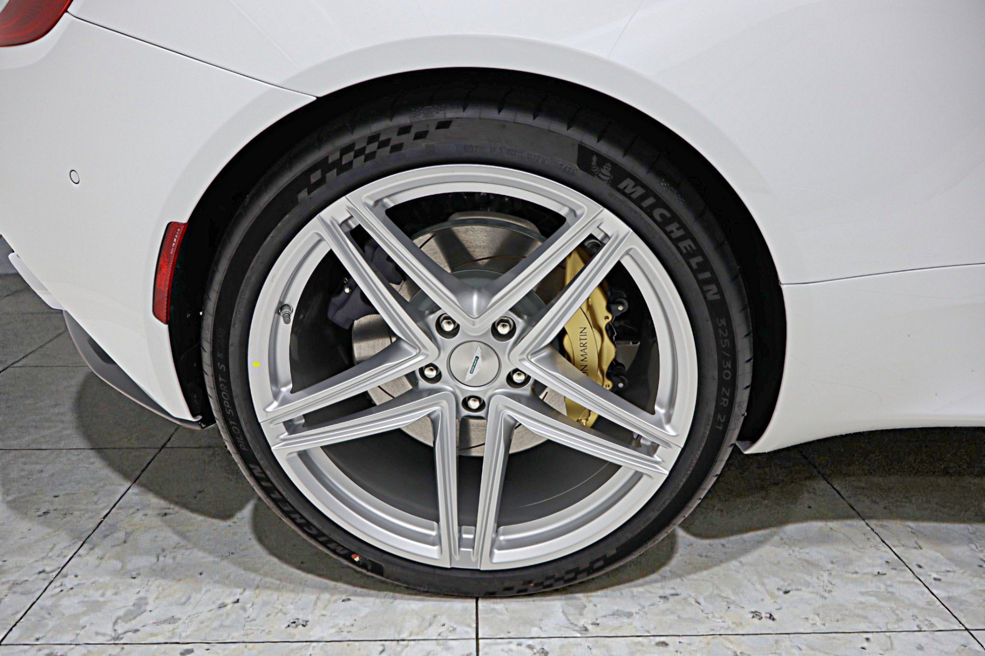 Used 2026 Aston Martin DB12 Convertible RWD image 59