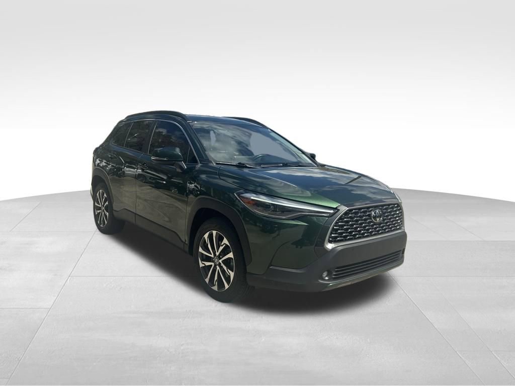 Used 2022 Toyota Corolla Cross XLE w/ Convenience Package AWD/4WD image 7