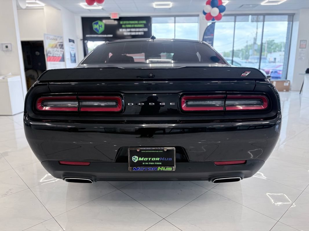 Used 2018 Dodge Challenger GT AWD/4WD image 11