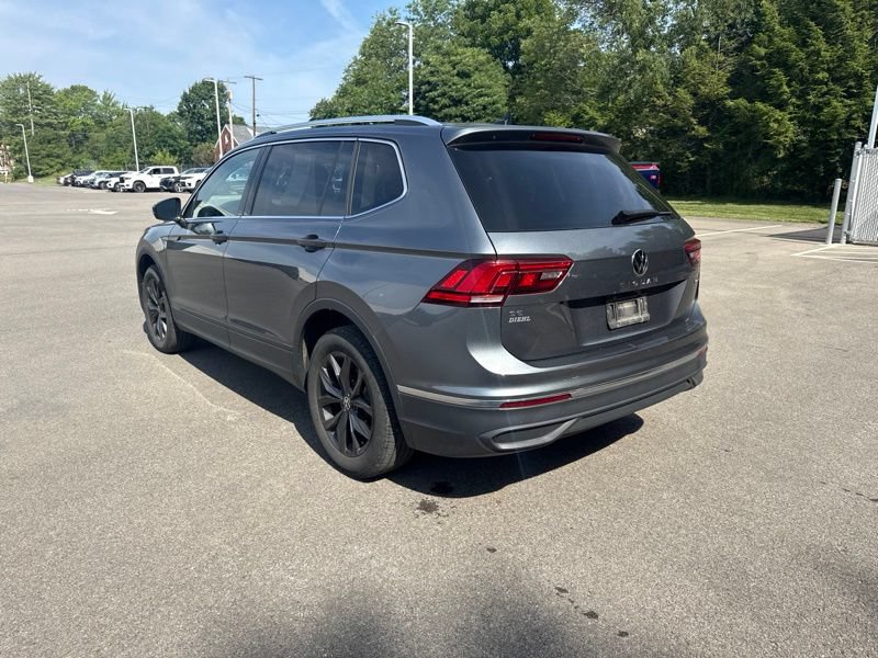 Used 2024 Volkswagen Tiguan SE AWD/4WD image 16